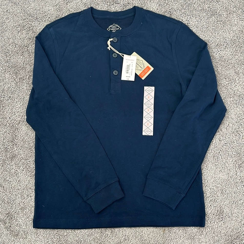 NWT St. John’s Bay Men’s 3 button Long Sleeve